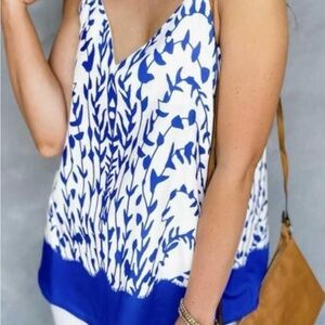 Stylish Blue and White Patterned Women's Blouse
